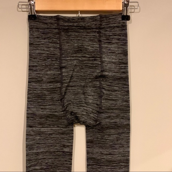 NWOT Black and Gray Stretchy Leggings - Picture 4 of 5
